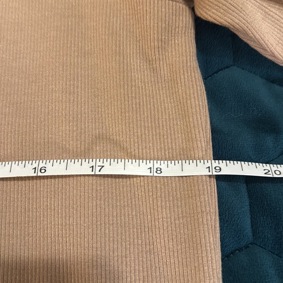 L'AGENCE  Turtleneck Sweater very soft 
Great for spring and fall. - Picture 7 of 9